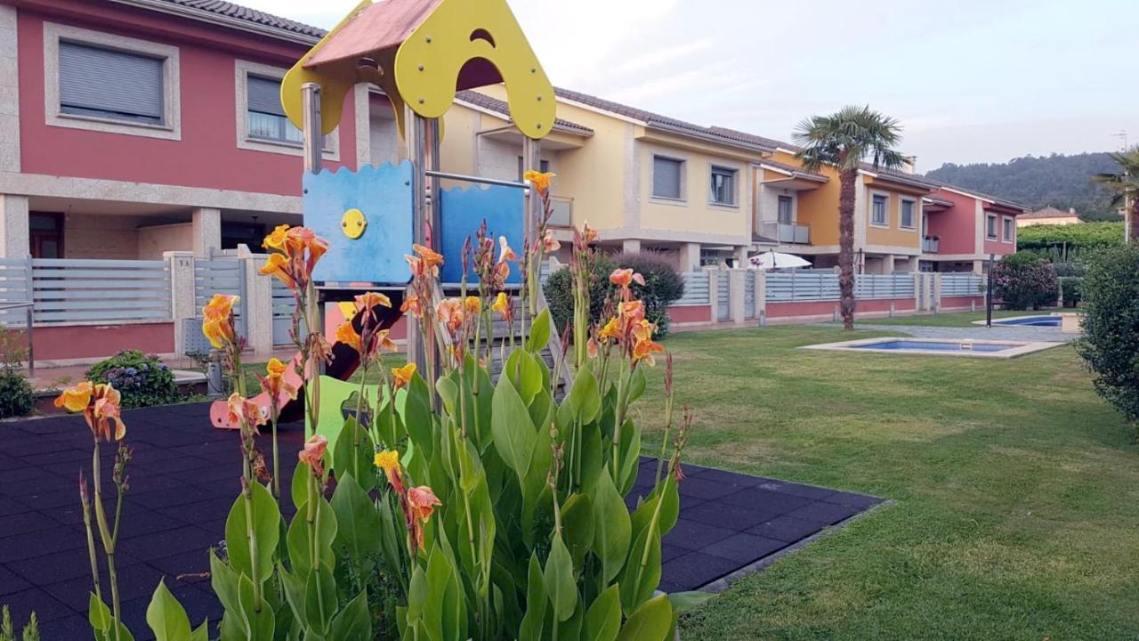 Holiday home Vacacional Salnes Sur Con Piscina