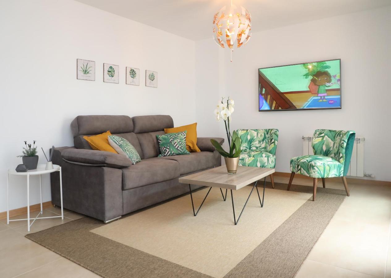 Vacacional Salnes Sur Con Piscina Holiday home